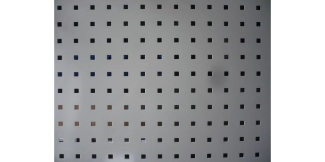 Panel perforovaný na zeď, 1950x800 mm