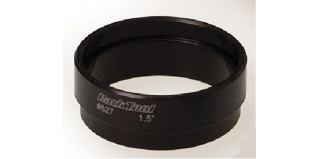 Adaptér 1 1/2 " z CRS-15