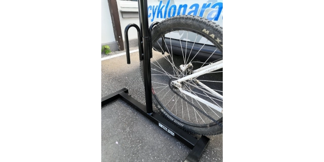 Držák na kolo - za zadní kolo, na stojan